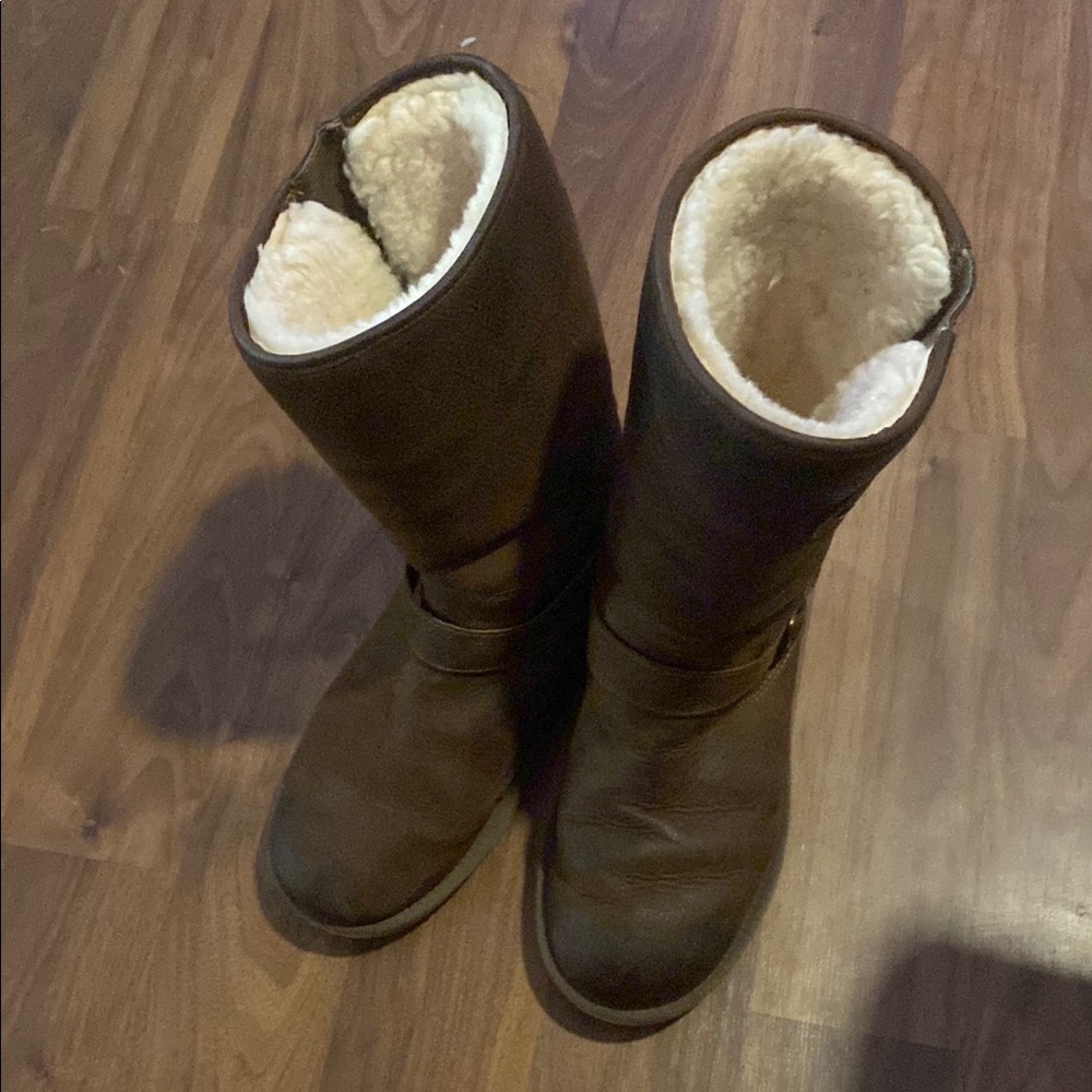UGG BOOTS